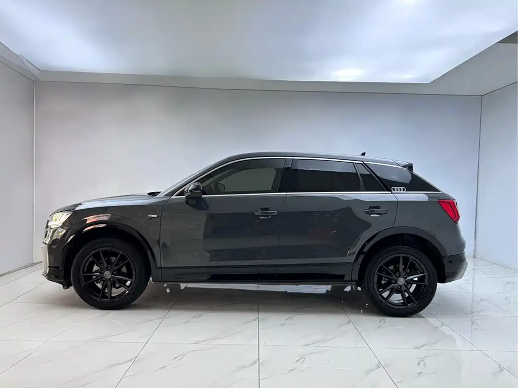 Audi Q2L 2021 35 TFSI fashionable and dynamic купить на сайте DeffCars