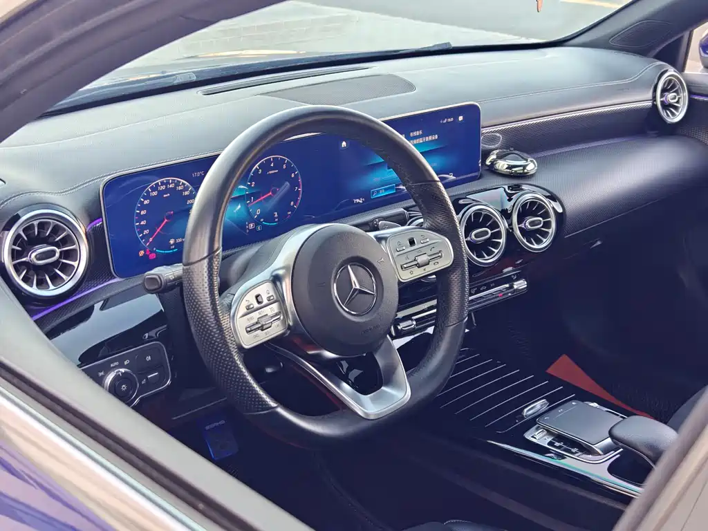 Mercedes-Benz A-Class 2020 A 200 L Sports Sedan купить на сайте DeffCars