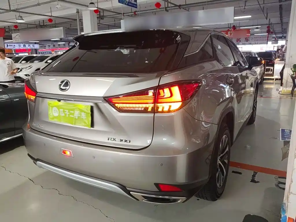 Lexus RX 2020 facelift 300 two-wheel drive elite version купить на сайте DeffCars