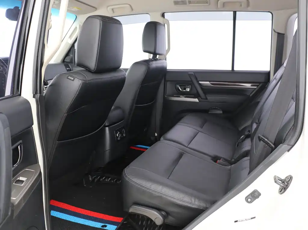 Pajero imported 2020 3.0L automatic luxury off-road version купить на сайте DeffCars