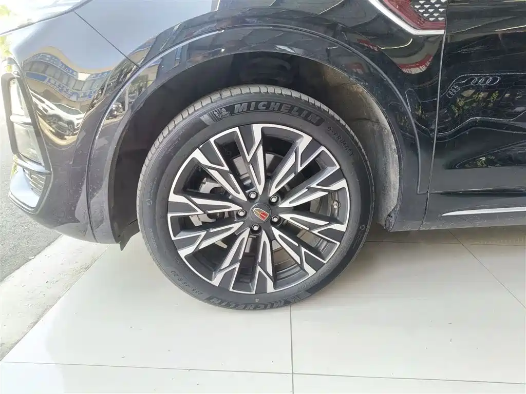 Hongqi HS5 2023 2.0T four-wheel drive Qixiang Pro version купить на сайте DeffCars