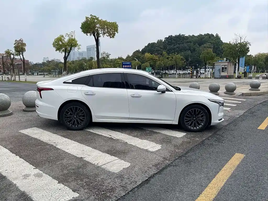 Pentium B70 2023 third generation 1.5T automatic enjoyment type 70th anniversary commemorative edition купить на сайте DeffCars