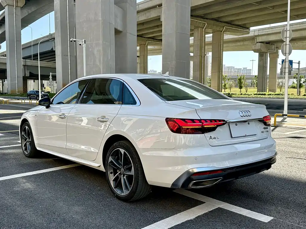 Audi A4L 2020 40 TFSI Fashionable and Elegant купить на сайте DeffCars