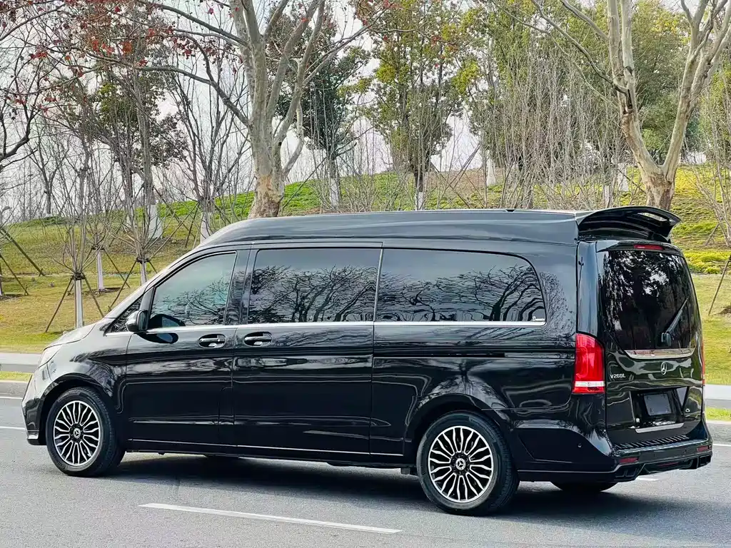Mercedes-Benz V-Class 2018 V 260 L Premium Extended Edition National VI купить на сайте DeffCars