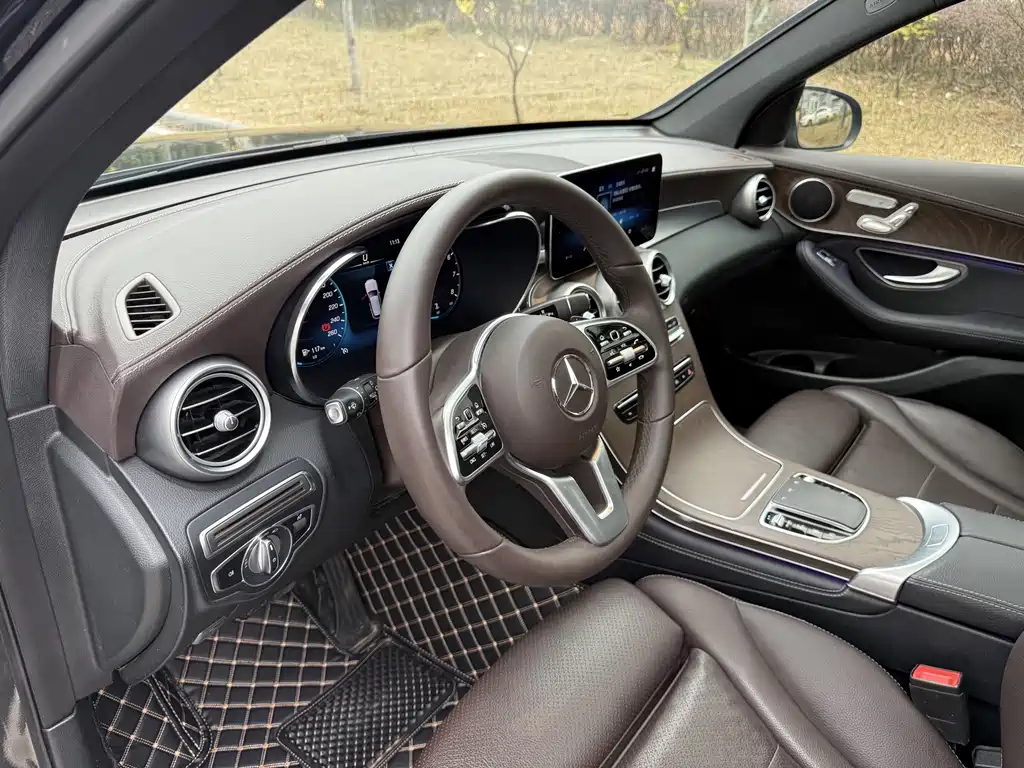 Mercedes-Benz GLC 2020 facelift GLC 260 L 4MATIC luxury model купить на сайте DeffCars