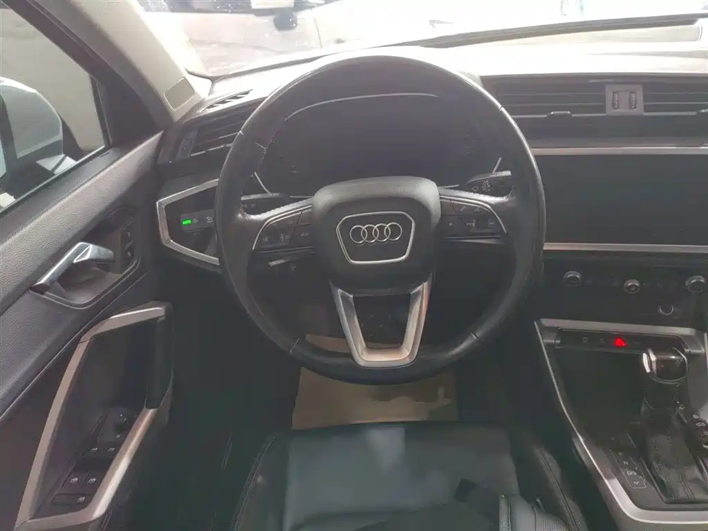Audi Q3 2021 35 TFSI Enterprising and Elegant Model купить на сайте DeffCars