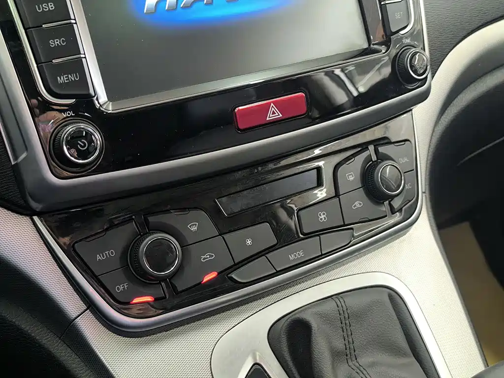 Haval M6 2019 1.5T DCT two-wheel drive value version National VI купить на сайте DeffCars