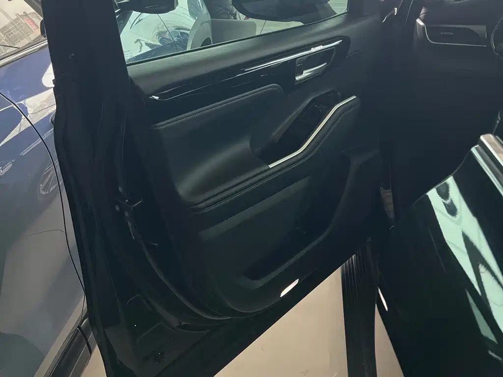 Highlander 2024 2.5L intelligent electric hybrid dual-engine two-wheel drive premium version 7 seats купить на сайте DeffCars