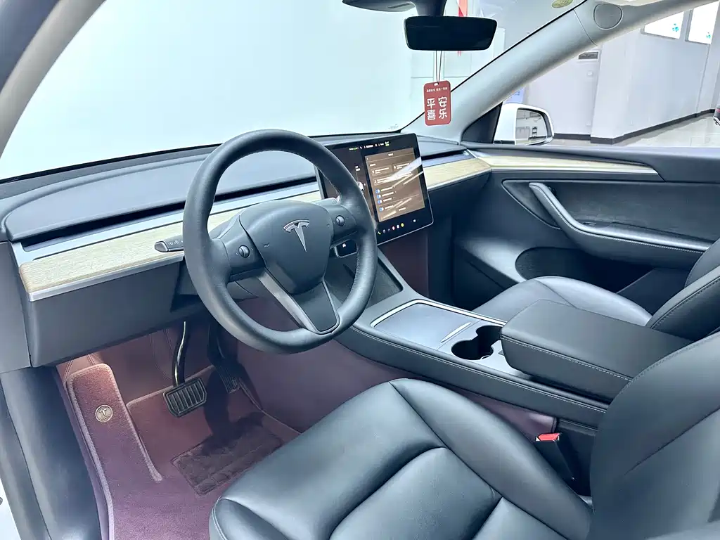 Model Y 2022 rear-wheel drive version купить на сайте DeffCars