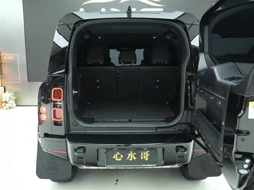 Land Rover Defender 2024 110 3.0T P400 X-DYNAMIC HSE купить на сайте DeffCars