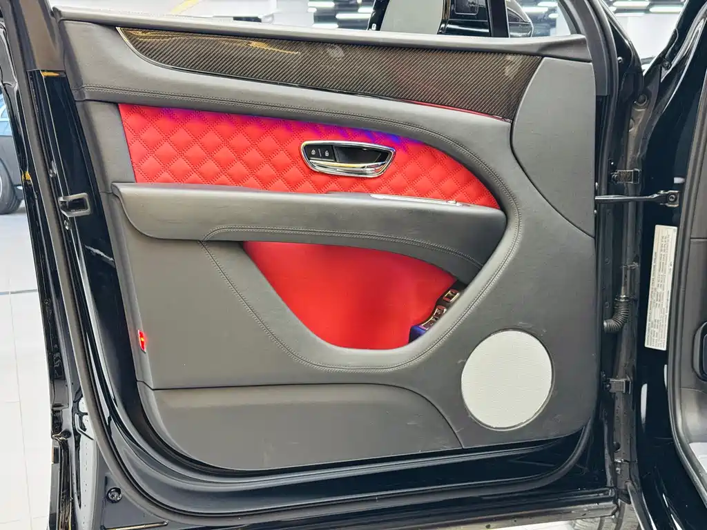 Bentayga 2021 4.0T V8 купить на сайте DeffCars