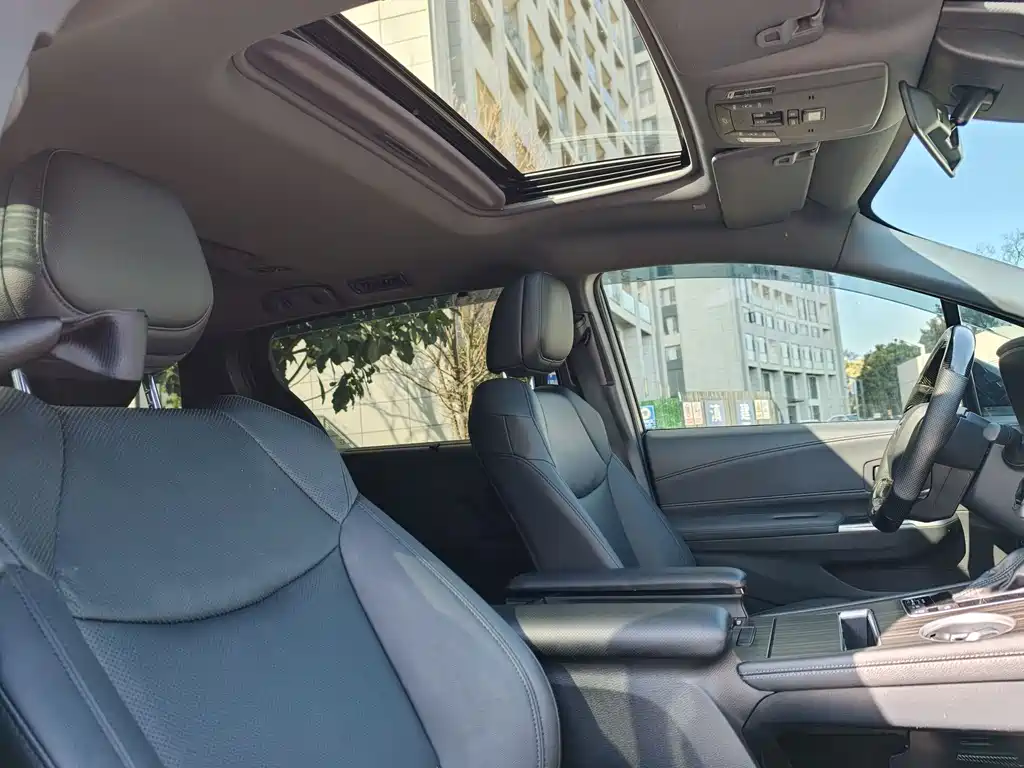 Grevia 2023 2.5L Hybrid Monarch VIP Edition купить на сайте DeffCars
