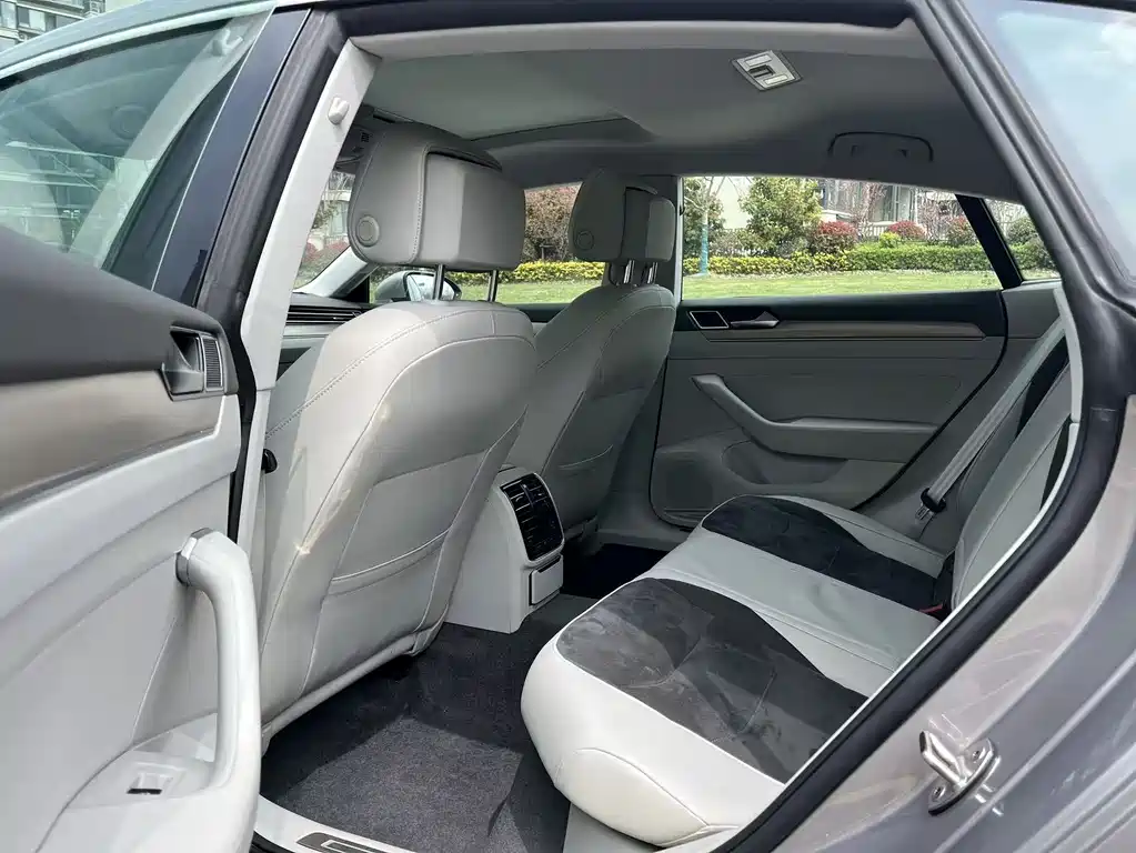 FAW-Volkswagen CC 2019 330TSI Huayan Edition National V купить на сайте DeffCars