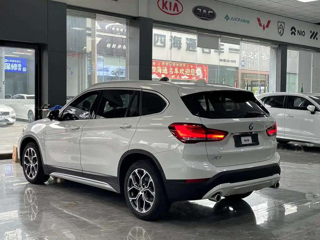 BMW X1 2022 sDrive20Li Exclusive Model купить на сайте DeffCars