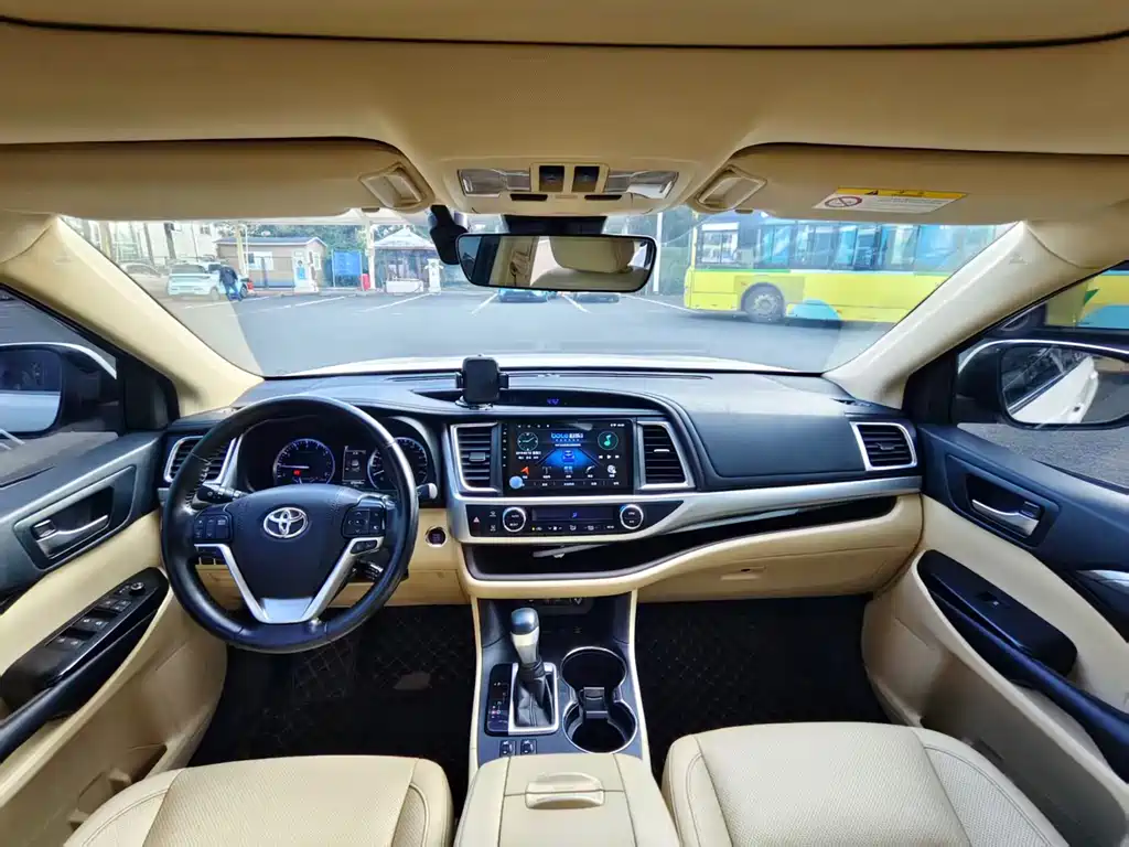 Highlander 2018 2.0T four-wheel drive luxury version, 7 seats, National VI купить на сайте DeffCars