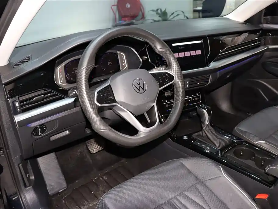 Passat 2023 facelift 330TSI luxury version купить на сайте DeffCars