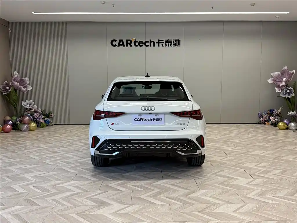 Audi A3 2025 Sportback 35TFSI Flying Spur Exclusive Model купить на сайте DeffCars