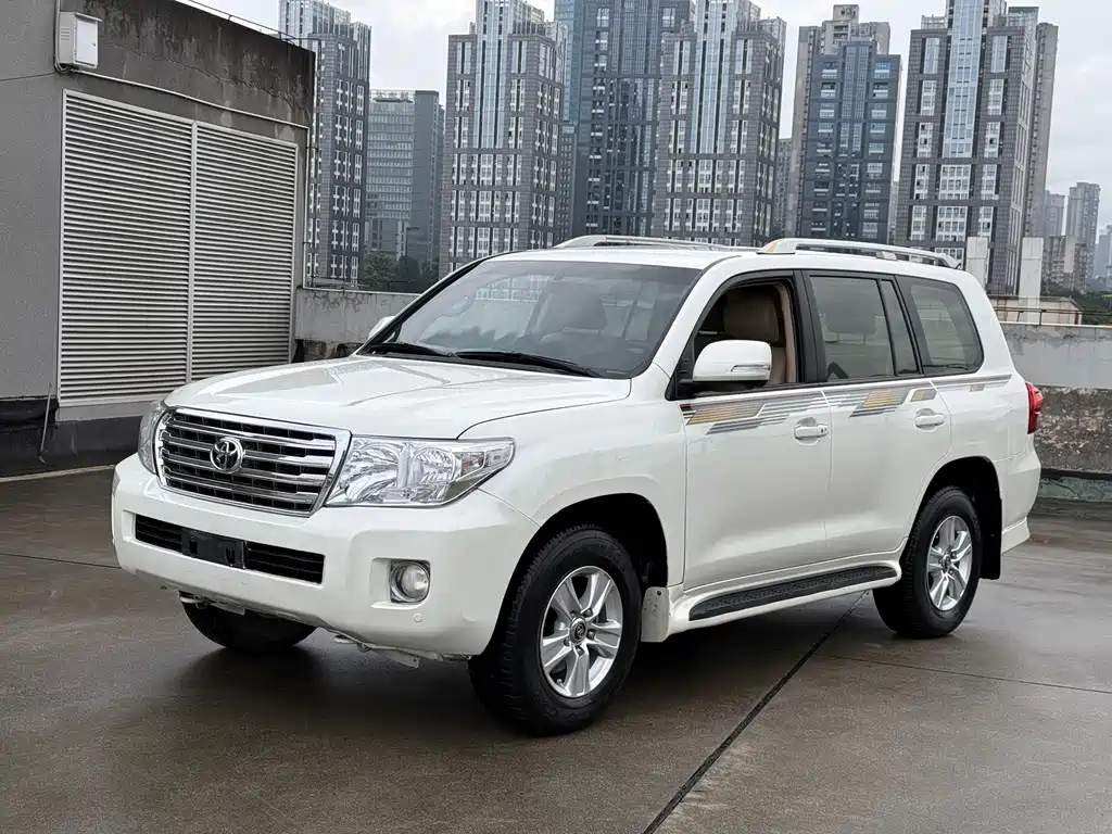 Land Cruiser imported 2015 4.0L V6 Middle East low-end version купить на сайте DeffCars