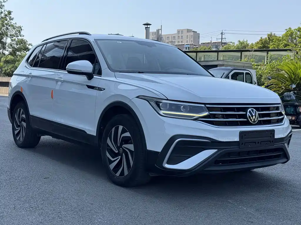 Tiguan L 2022 330TSI automatic two-wheel drive comfort version купить на сайте DeffCars