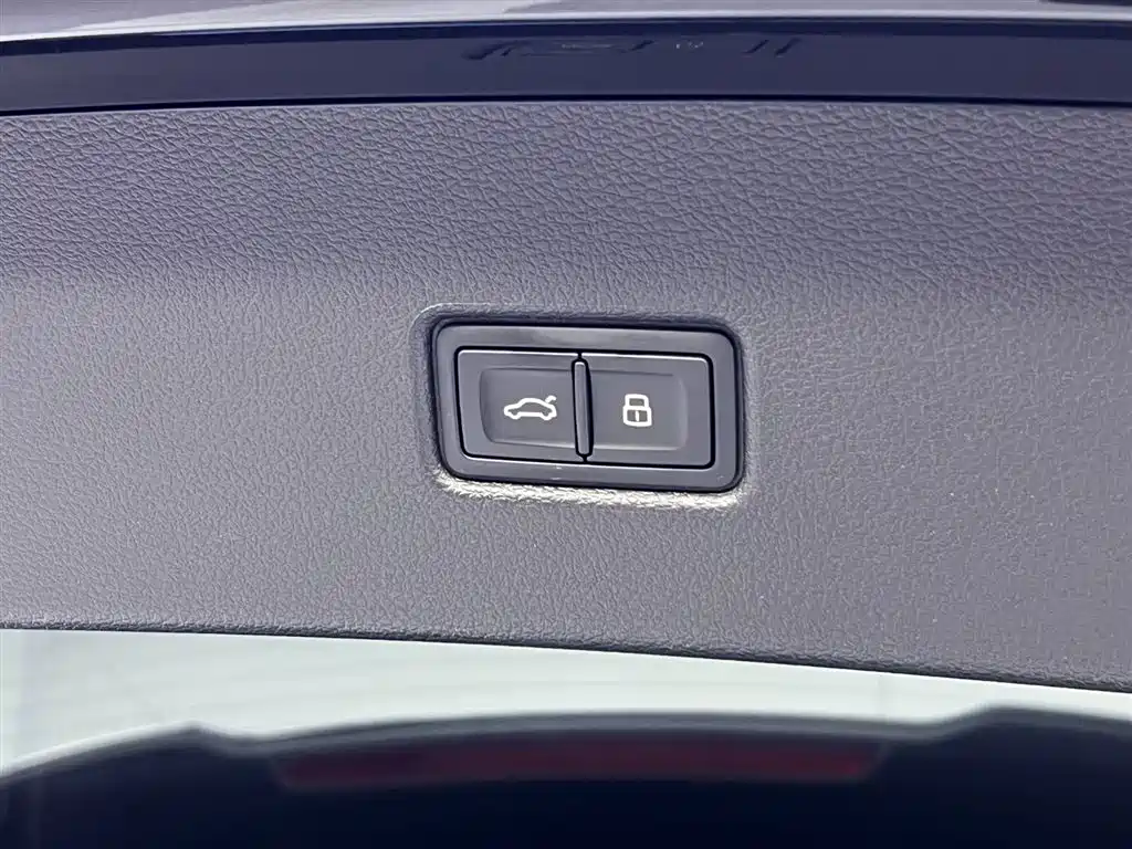 Audi Q5L Sportback 2022 40 TFSI luxury model купить на сайте DeffCars