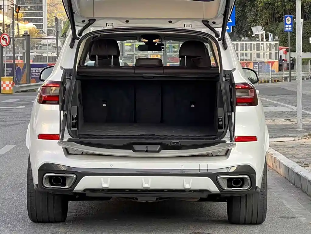 BMW X5 2022 xDrive 30Li M Sports Package купить на сайте DeffCars
