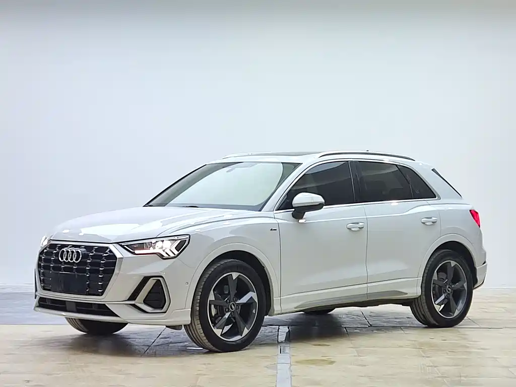 Audi Q3 2022 35 TFSI Fashionable and Dynamic купить на сайте DeffCars