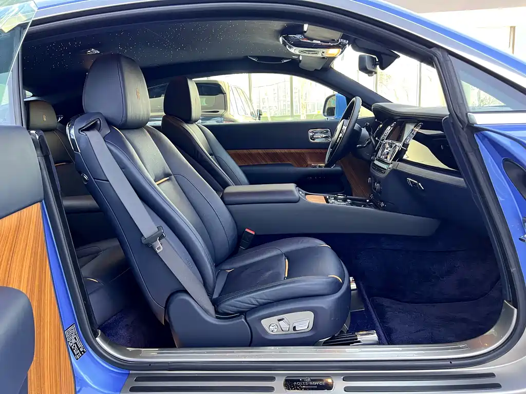 Phantom 2013 6.6T standard model купить на сайте DeffCars