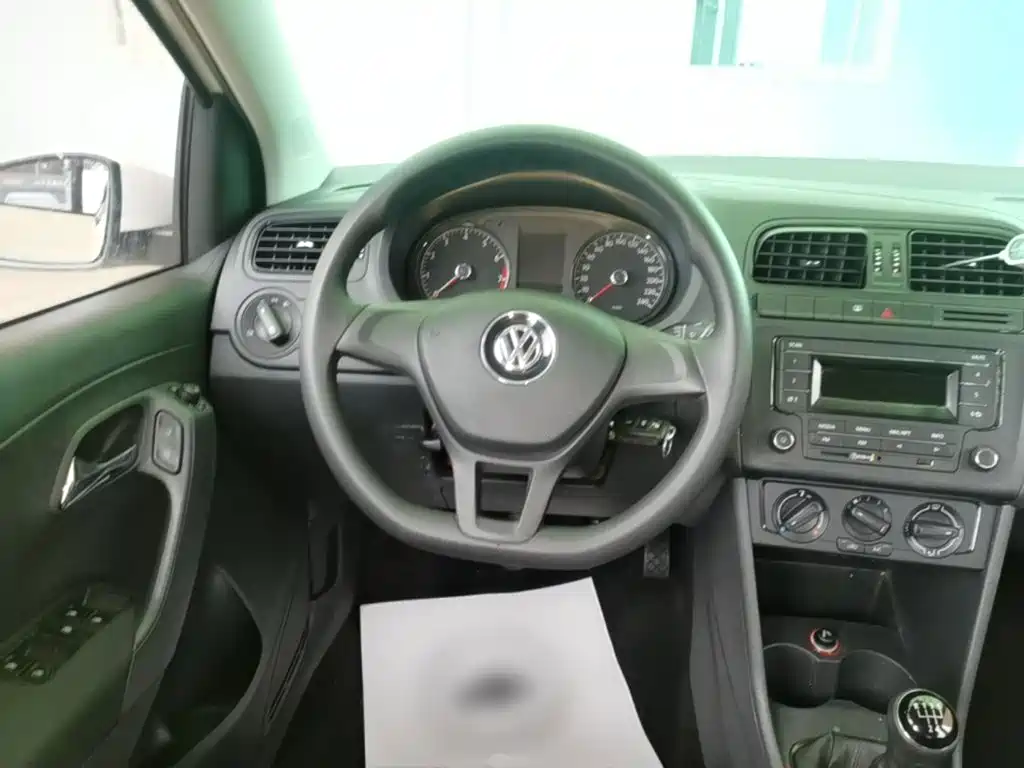 Polo 2016 1.4L manual fashion model купить на сайте DeffCars