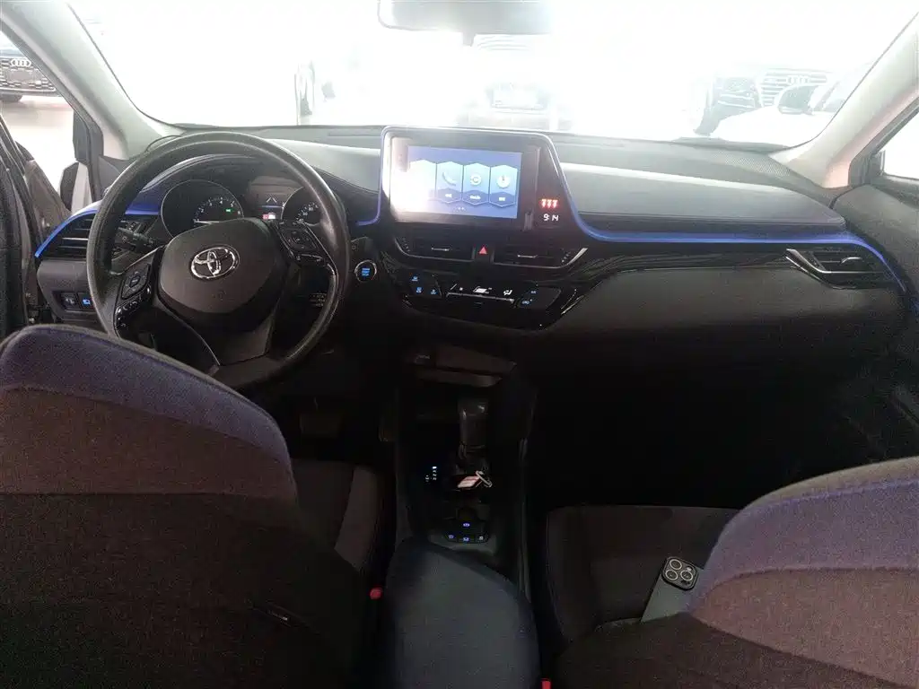 Toyota C-HR 2021 2.0L Comfort Edition купить на сайте DeffCars