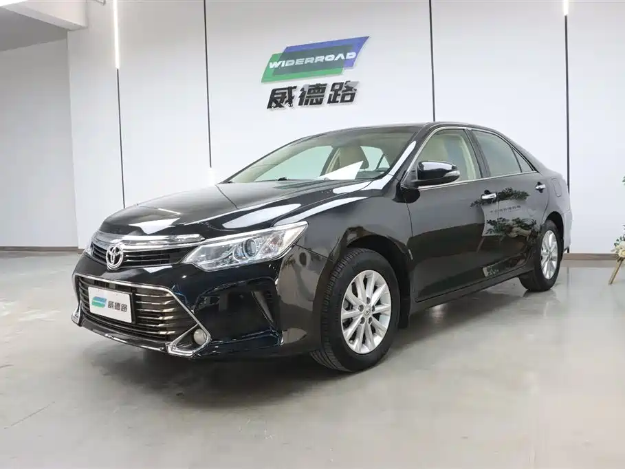 Camry 2016 2.0G 10th Anniversary Leading Edition купить на сайте DeffCars
