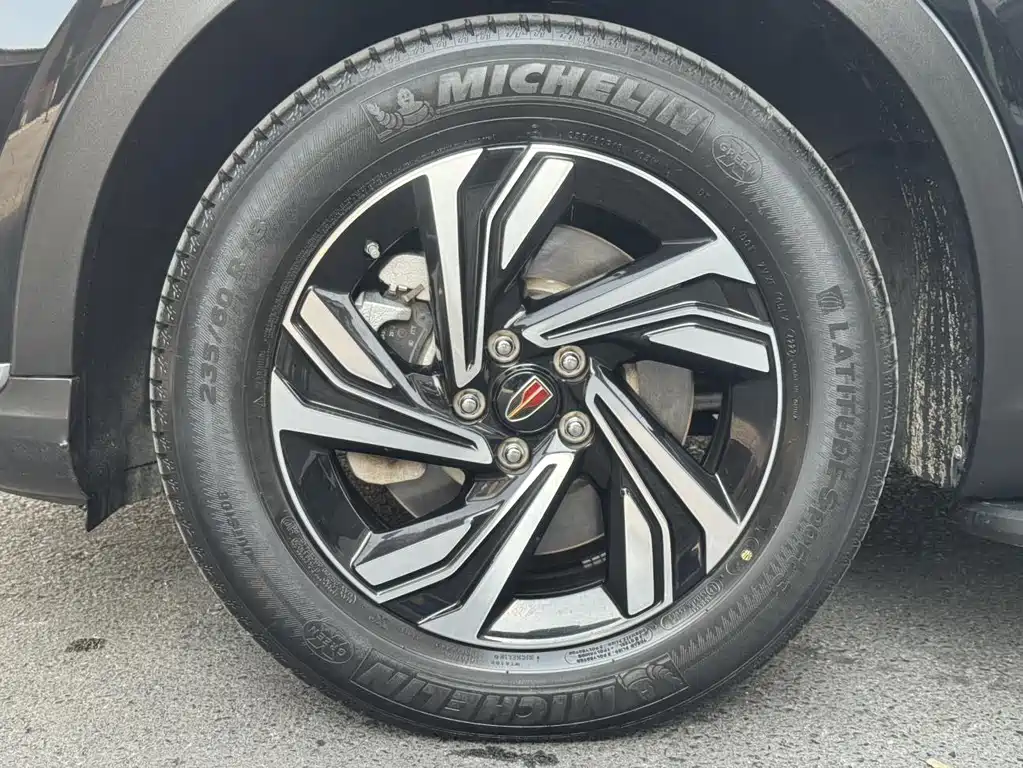 Hongqi HS5 2022 facelift 2.0T Zhilian Flagship Edition купить на сайте DeffCars