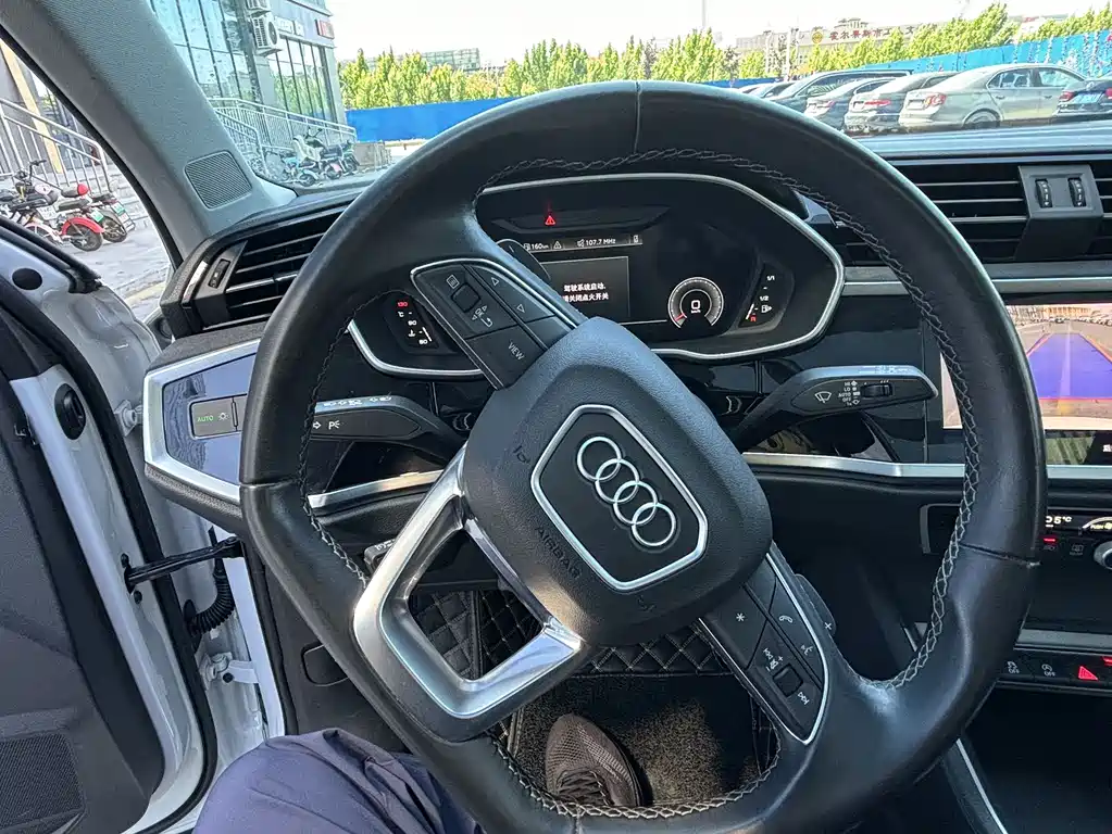 Audi Q3 2022 35 TFSI Fashionable and Dynamic купить на сайте DeffCars