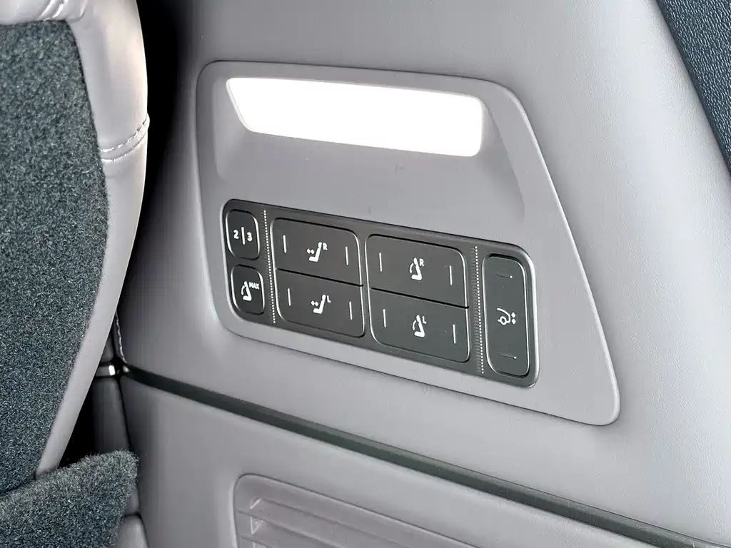 NIO ES8 2026 Six-seater Executive Deluxe Edition купить на сайте DeffCars