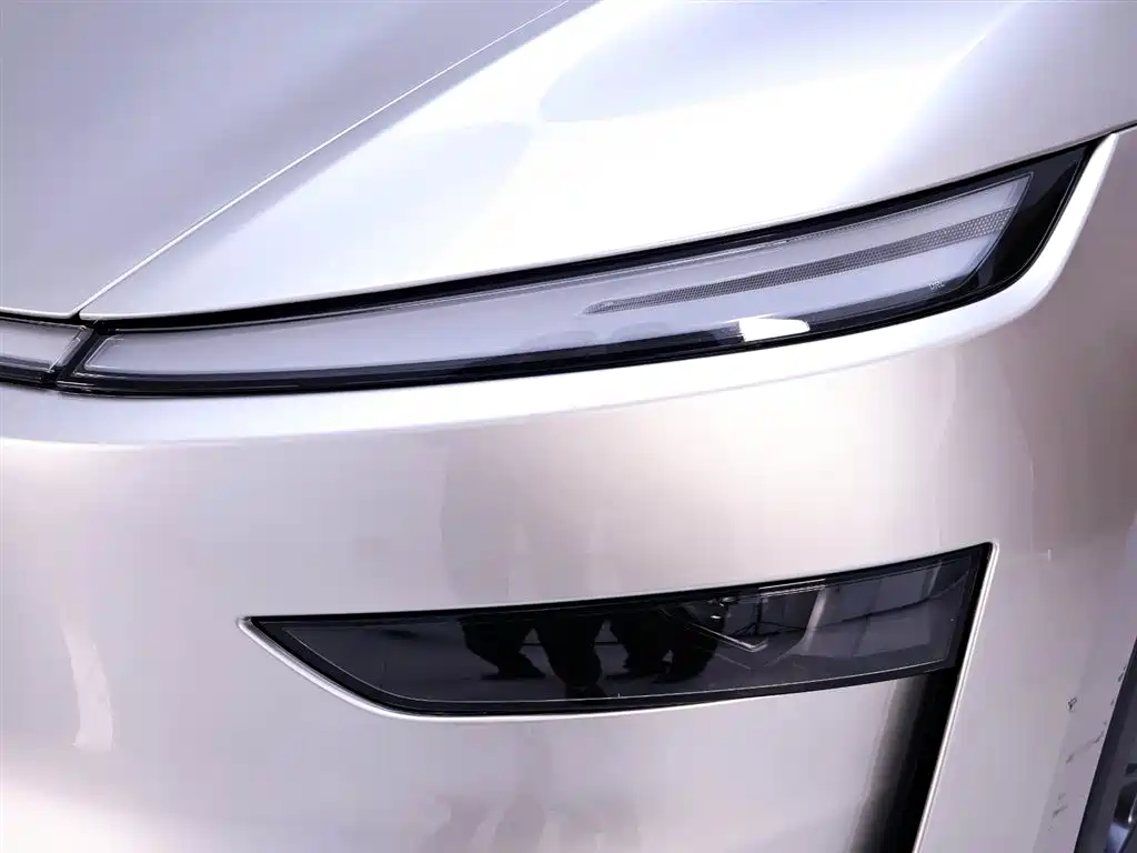 Model Y L 2025 long-range all-wheel drive version купить на сайте DeffCars