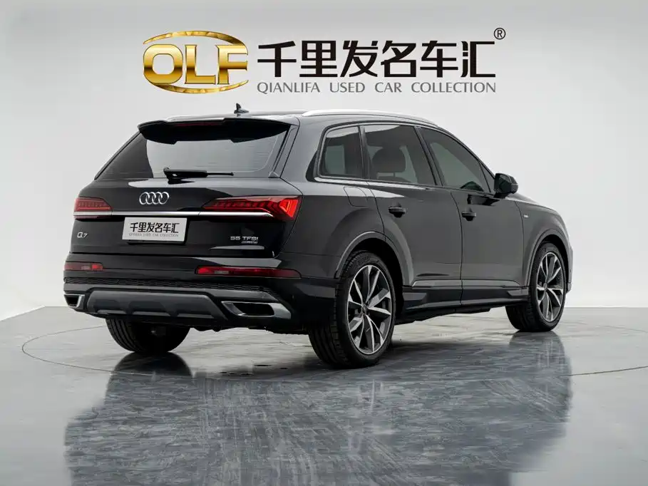 Audi Q7 2021 55 TFSI quattro S line sports version купить на сайте DeffCars