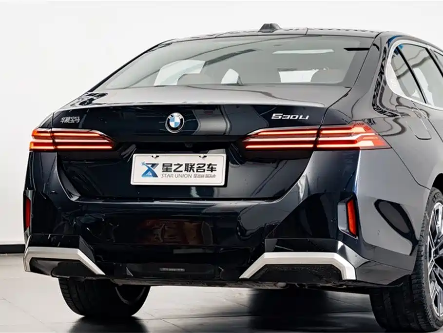 BMW 5 Series 2025 530Li Exclusive M Sports Package купить на сайте DeffCars