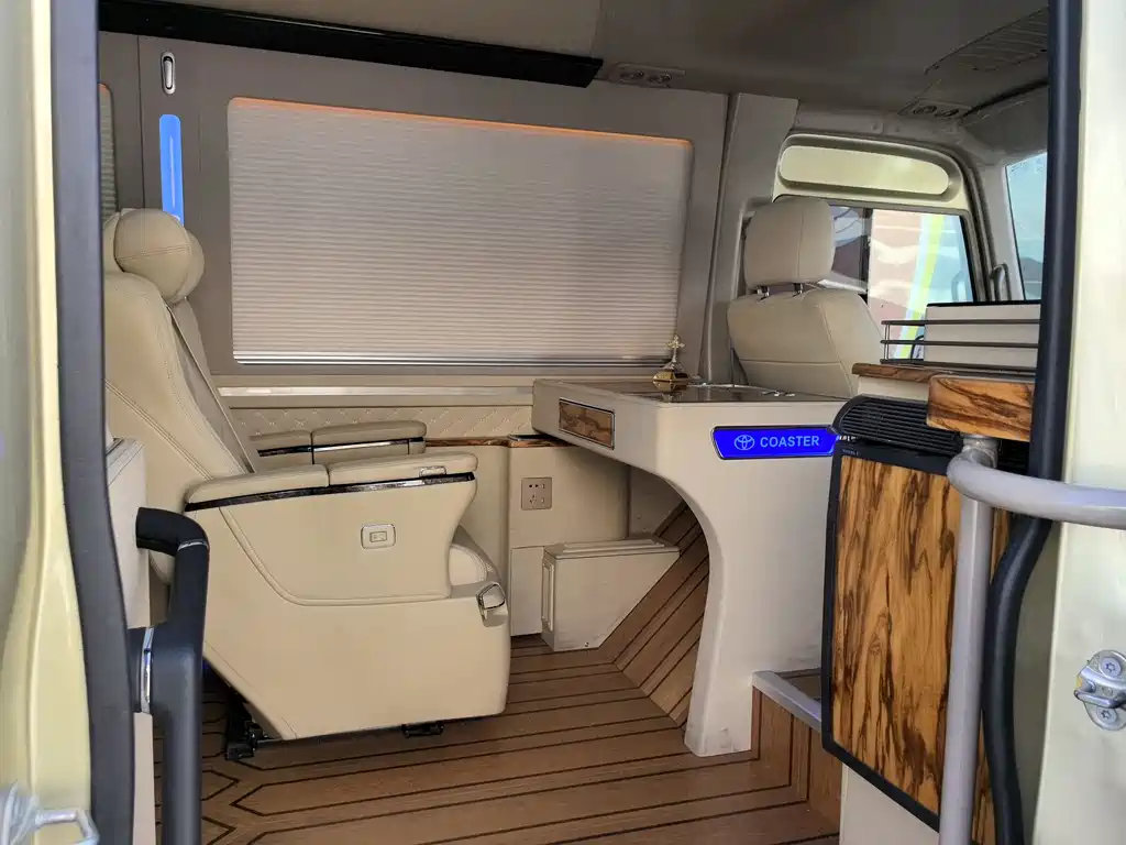 Coaster 2019 4.0L luxury car GRB53L-ZCMEK 20-seat 9GR купить на сайте DeffCars