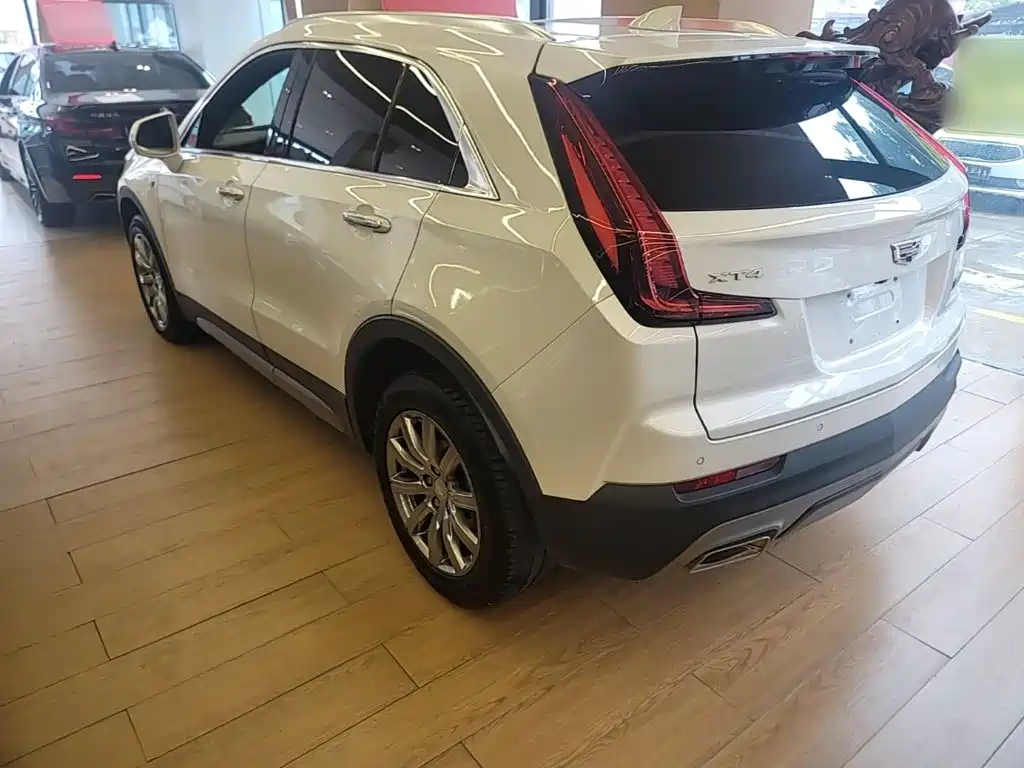 Cadillac XT4 2021 28T two-wheel drive leading model купить на сайте DeffCars