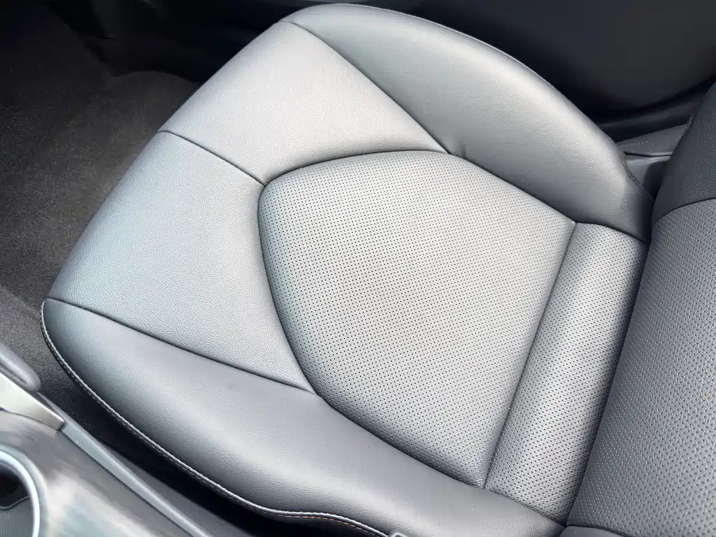 Camry 2021 2.0G Deluxe Edition купить на сайте DeffCars