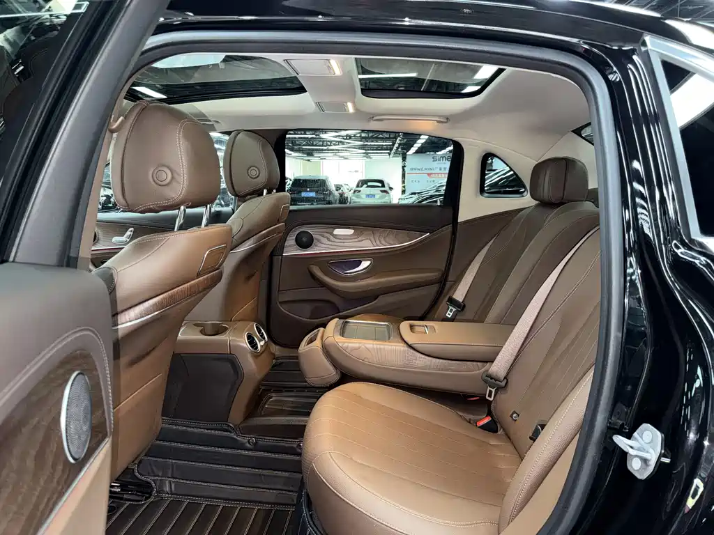 Mercedes-Benz E-Class 2018 E 200 L купить на сайте DeffCars