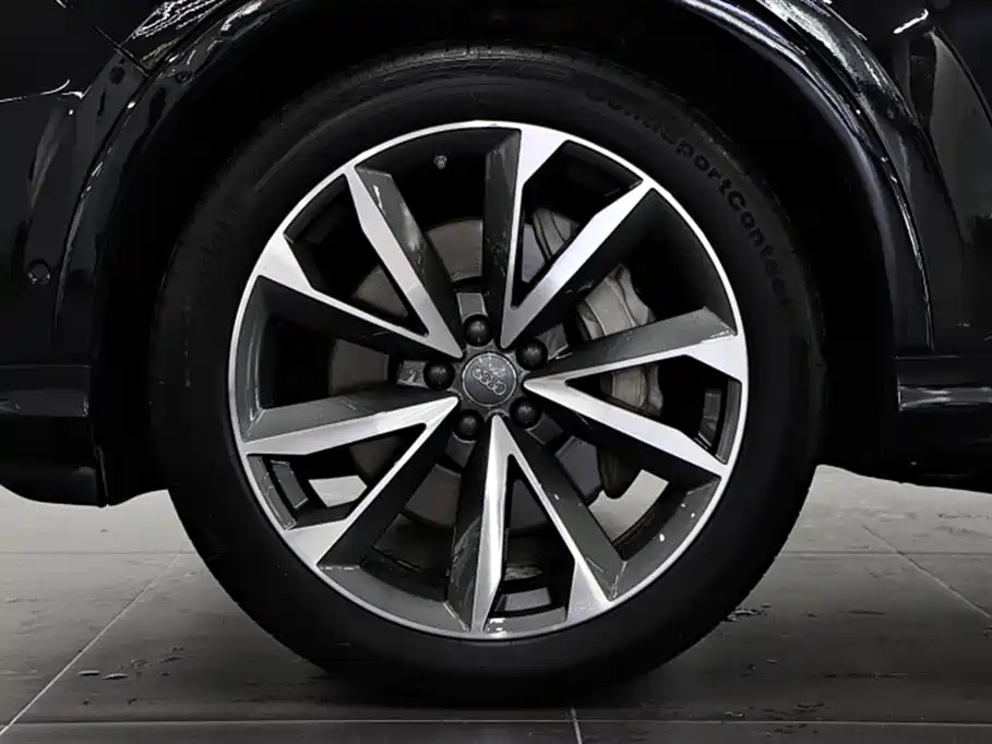 Audi Q7 2020 55 TFSI quattro S line sports купить на сайте DeffCars