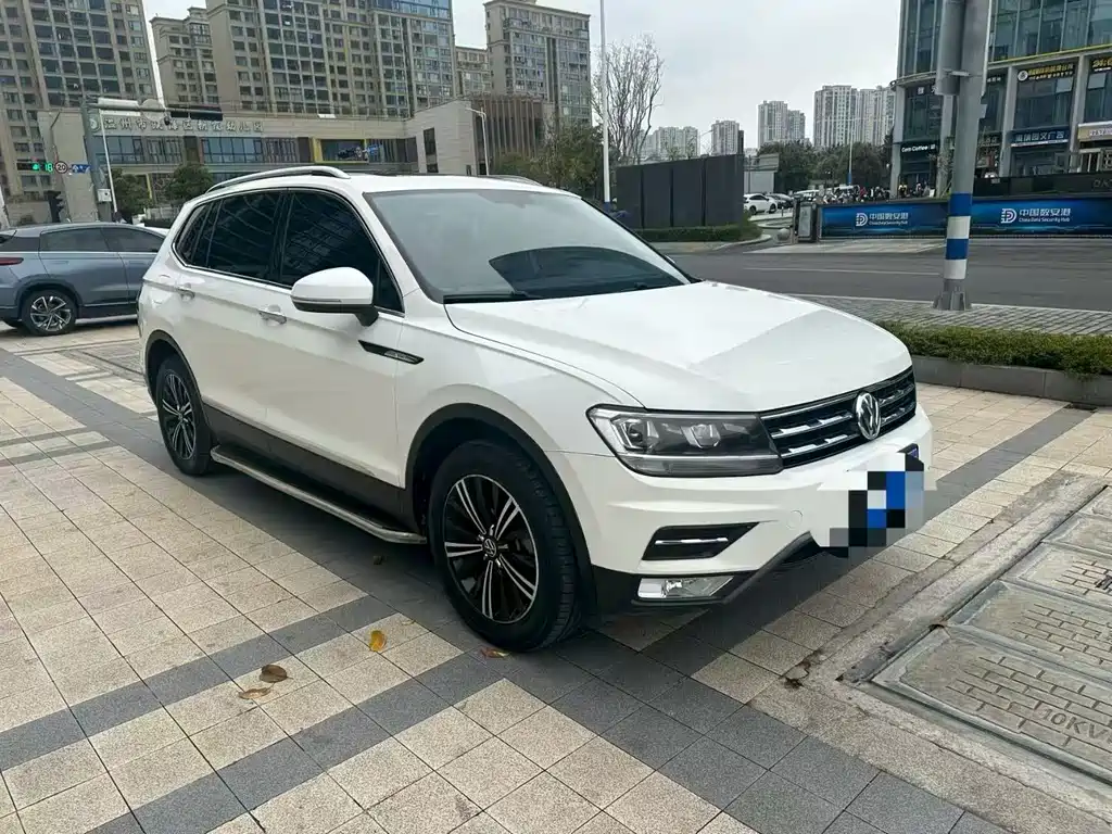 Tiguan L 2020 330TSI automatic two-wheel drive panoramic comfort version National VI купить на сайте DeffCars