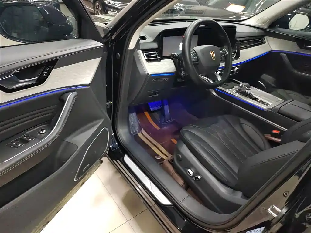 Hongqi HS5 2025 2.0T two-wheel drive Qixiang Pro version купить на сайте DeffCars