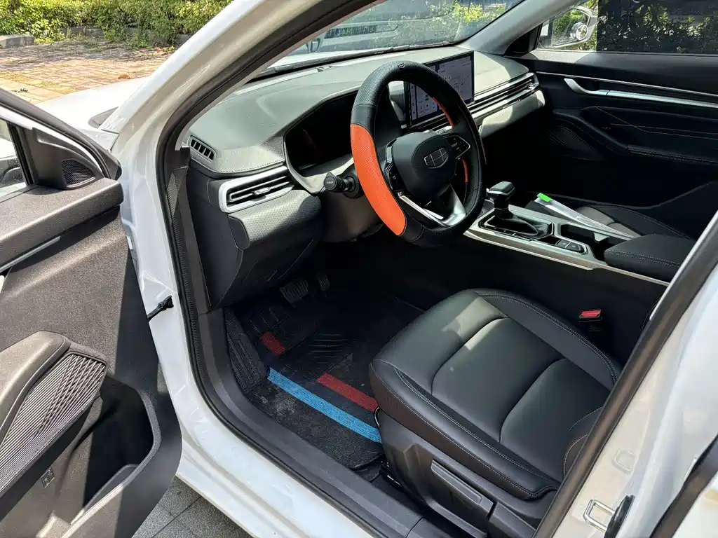 Emgrand 2025 4th Generation 1.5L CVT Dragon Edition купить на сайте DeffCars