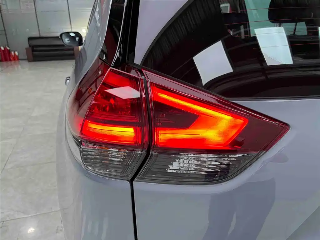 X-Trail 2025 Honor 2.0L Two-wheel Drive Leading Edition купить на сайте DeffCars