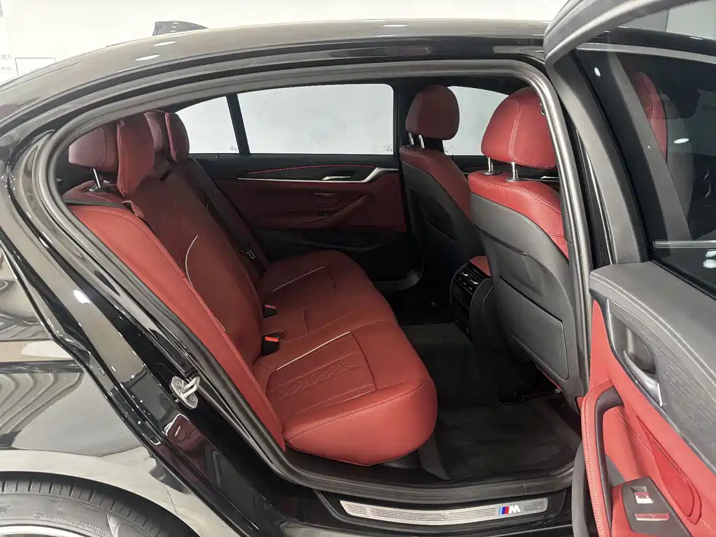 BMW 5 Series New Energy 2022 Model 2 535Le M Sports Package купить на сайте DeffCars