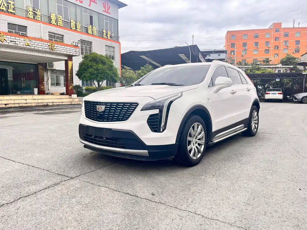 Cadillac XT4 2018 28T two-wheel drive leading model купить на сайте DeffCars