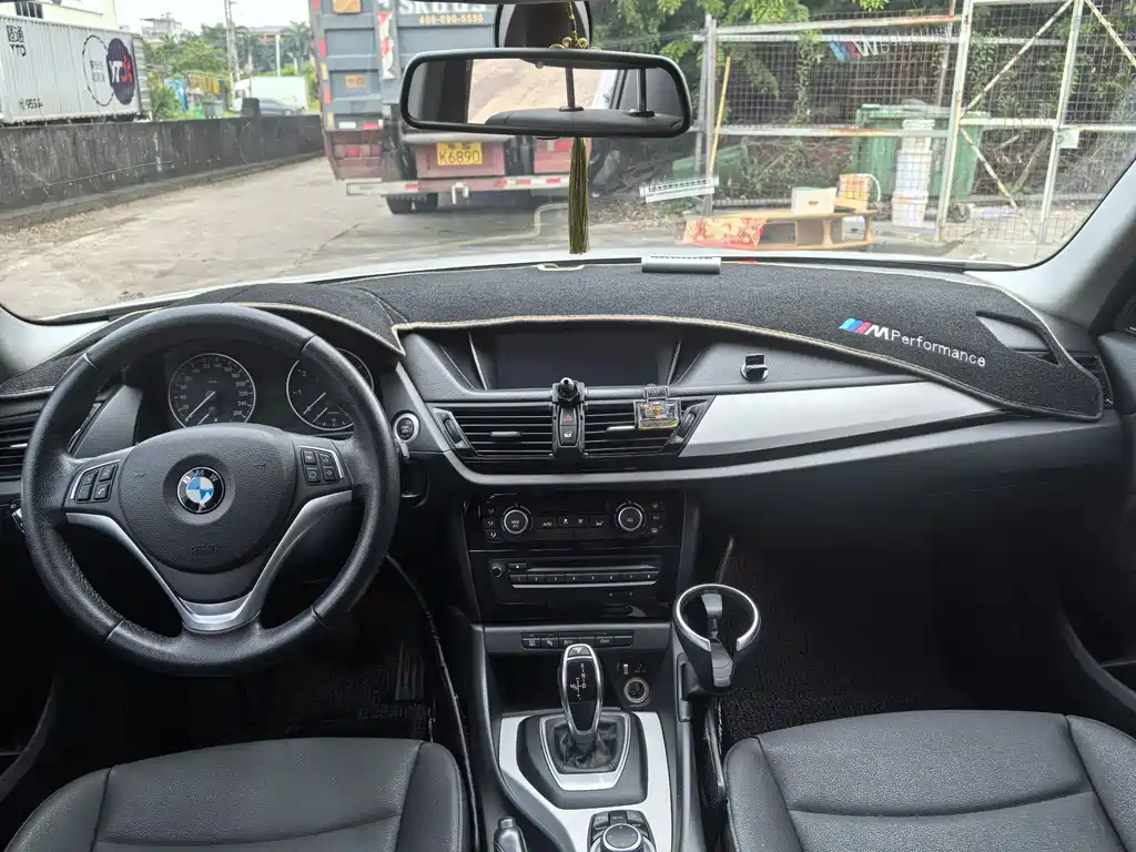 BMW X1 2014 sDrive18i leading model купить на сайте DeffCars