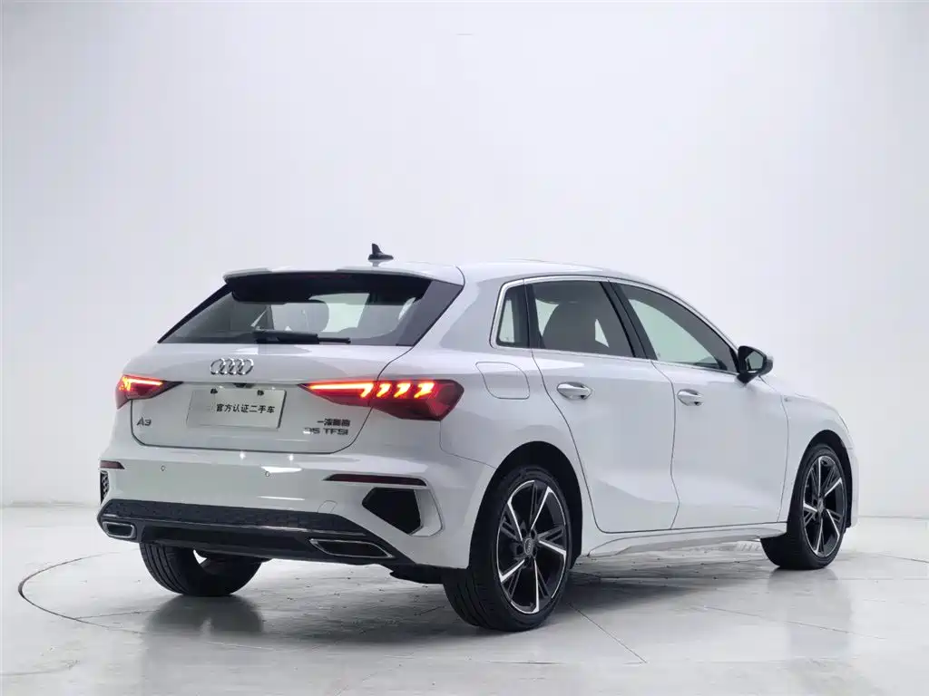 Audi A3 2023 facelift Sportback 35 TFSI stylish and sporty купить на сайте DeffCars