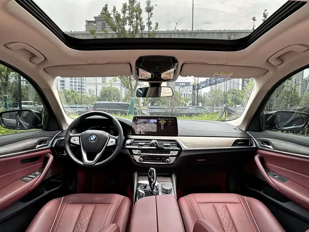 BMW 5 Series New Energy 2021 535Le Deluxe Package купить на сайте DeffCars